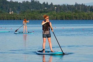 Michelle demos how to choose the perfect SUP for beginners and users who wish to do yoga or paddle fit.